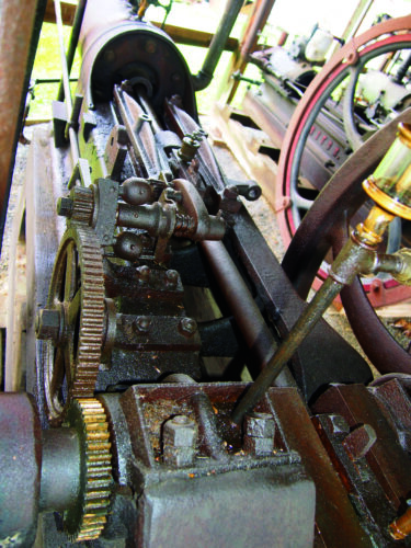 engines-restoration-antiques